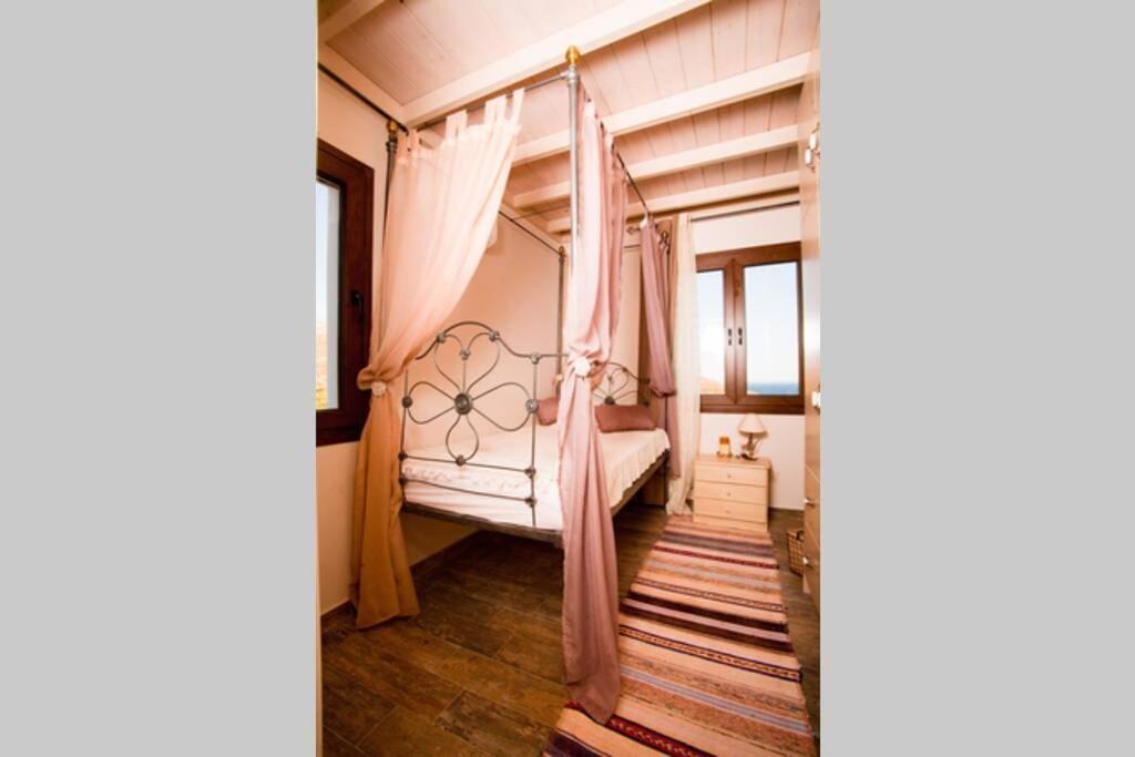 Nikis Seaside House Villa Vlichadia Eksteriør bilde